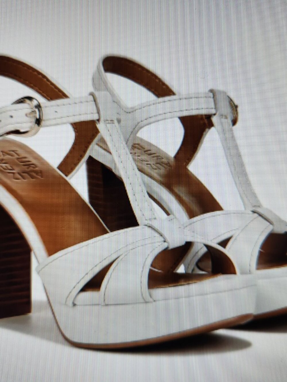 Naturalizer White Leather "Marnie" Platform Sandals. NWOT. Size 9.5